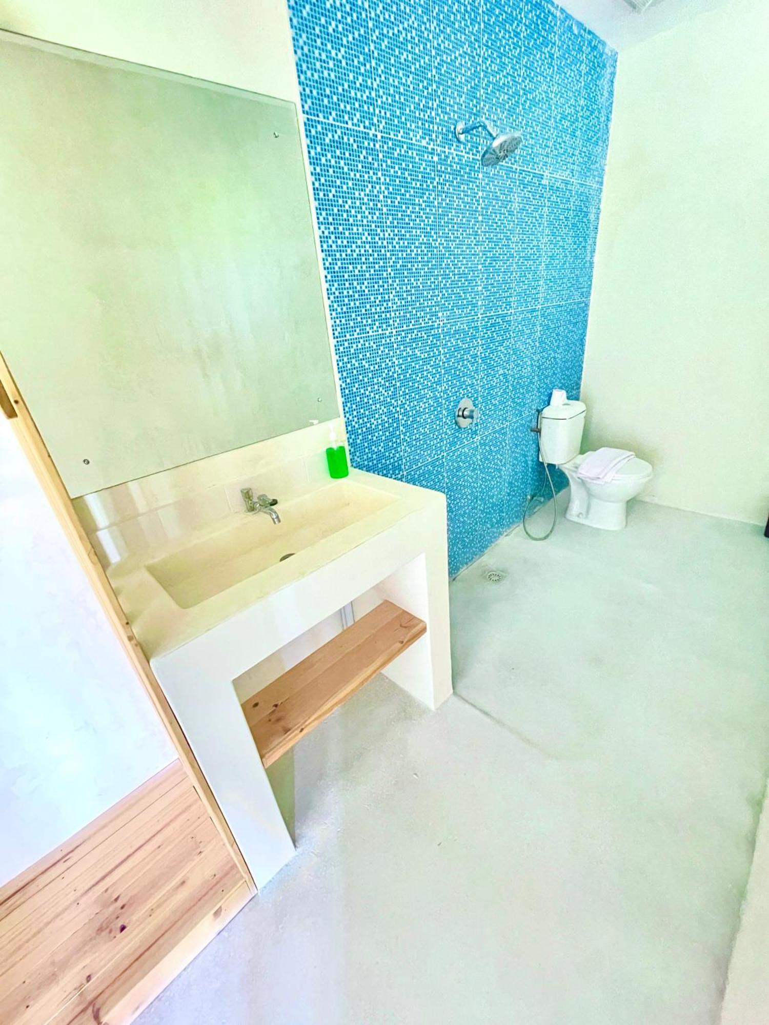 Tanawu Airport Hotel Lombok Praya Eksteriør billede